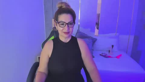 Snapshot of gisela27 chatting on May 13, 12:57 pm Gisella online show from May 13, 12:57 pm