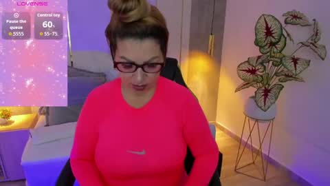 Snapshot of gisela27 chatting on May 18, 12:55 pm Gisella online show from May 18, 12:55 pm