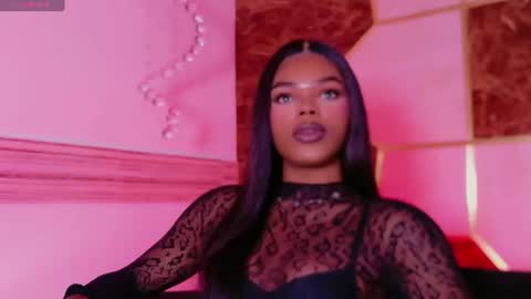 gisela_valencia online show from June 18, 2:10 pm