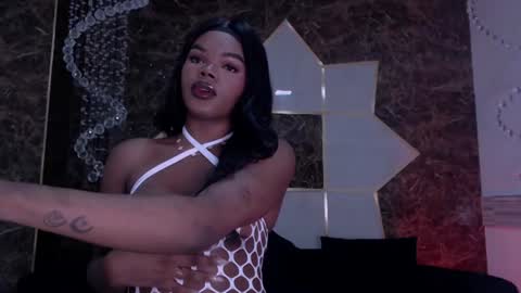 gisela_valencia online show from June 19, 2:43 pm
