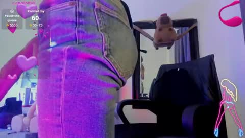Snapshot of gisell_taylor18 chatting on June 16, 12:08 pm gisell taylor online show from June 16, 12:08 pm