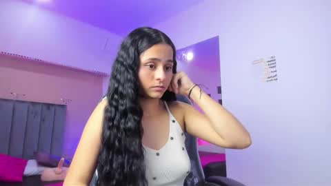 GISELLE ROLDAN online show from February 7, 4:05 am