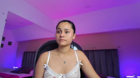 GISELLE ROLDAN online show from April 6, 11:55 am