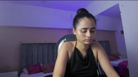 Snapshot of giselle_roldan chatting on May 27, 3:14 am GISELLE ROLDAN online show from May 27, 3:14 am