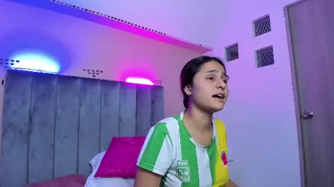 Snapshot of giselle_roldan chatting on June 18, 9:14 am GISELLE ROLDAN online show from June 18, 9:14 am