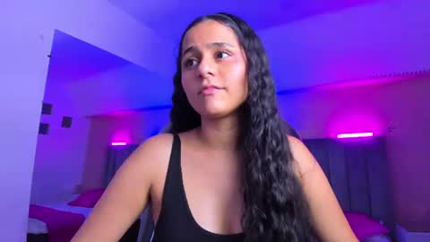 Snapshot of giselle_roldan chatting on July 29, 2:43 am GISELLE ROLDAN online show from July 29, 2:43 am