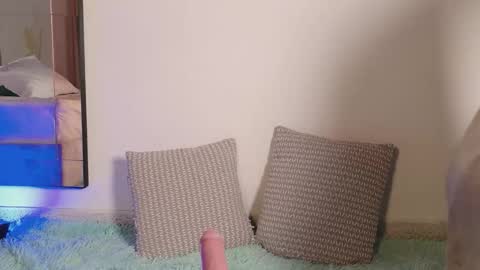 Snapshot of giselleclair chatting on November 8, 1:11 pm giselleclair online show from November 8, 1:11 pm