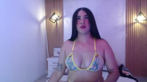 Snapshot of giselslut chatting on June 15, 1:41 am giselslut online show from June 15, 1:41 am