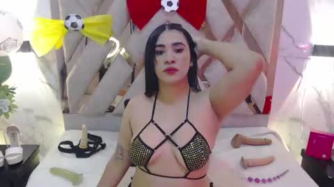 Snapshot of giselslut chatting on June 21, 4:31 pm giselslut online show from June 21, 4:31 pm