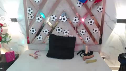 Snapshot of giselslut chatting on July 12, 5:15 pm giselslut online show from July 12, 5:15 pm