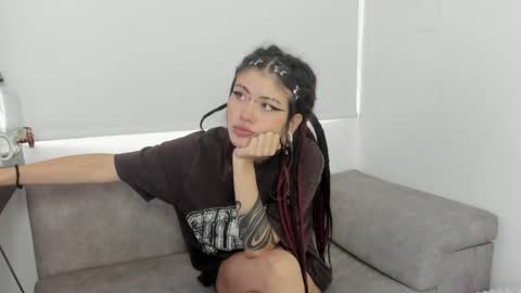 Snapshot of giulietta_mon chatting on May 13, 12:35 pm Giulietta online show from May 13, 12:35 pm