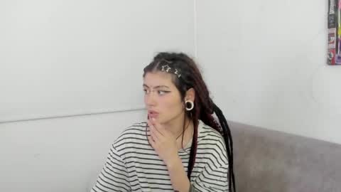 Snapshot of giulietta_mon chatting on May 26, 7:59 am Giulietta online show from May 26, 7:59 am