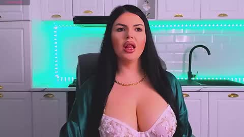 Giulia online show from February 5, 9:08 pm