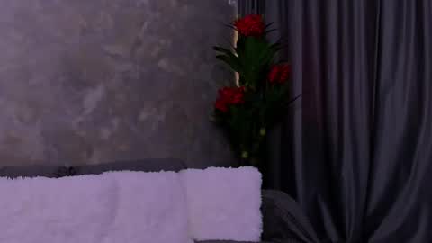 Snapshot of giulyalust chatting on May 30, 3:36 am Giulia online show from May 30, 3:36 am