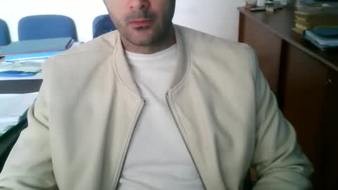 giuseppevai1 online show from April 7, 7:42 am