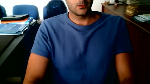 Snapshot of giuseppevai1 chatting on June 3, 2:33 pm giuseppevai1 online show from June 3, 2:33 pm