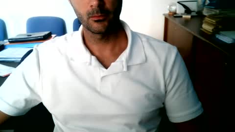 Snapshot of giuseppevai1 chatting on July 7, 8:51 am giuseppevai1 online show from July 7, 8:51 am