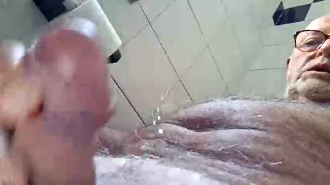Snapshot of giutomma930394 chatting on June 3, 1:46 pm giutomma930394 online show from June 3, 1:46 pm
