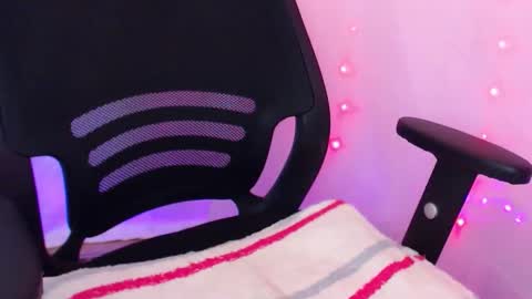 Snapshot of giv_deez chatting on February 11, 8:08 am marlon online show from February 11, 8:08 am