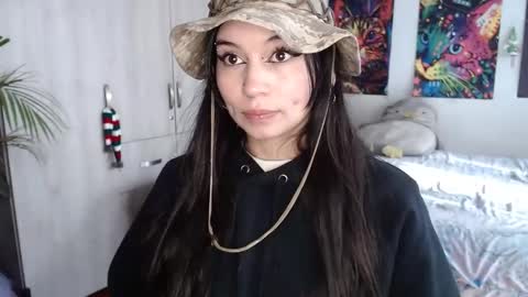 Nice to meet you my name is Heyli  online show from December 31, 8:45 pm