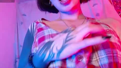 Snapshot of give_me_orgasms chatting on August 1, 6:23 am Nice to meet you my name is Heyli online show from August 1, 6:23 am