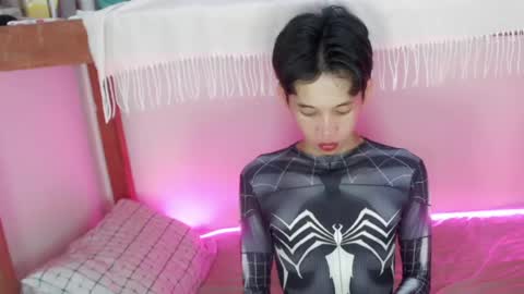 givemethrillx online show from May 2, 2:38 am