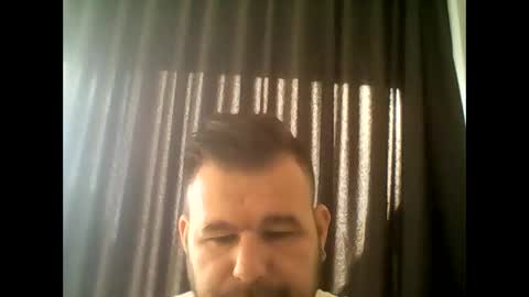 Snapshot of gjleeke chatting on September 13, 8:03 am guzz online show from September 13, 8:03 am