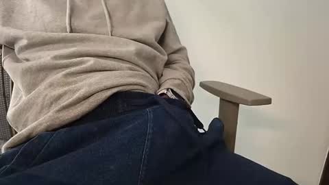 Snapshot of gjustaguym chatting on April 4, 10:57 am gjustaguym online show from April 4, 10:57 am