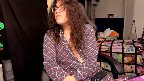 Snapshot of glaceon9 chatting on December 1, 10:20 am glaceon9 online show from December 1, 10:20 am