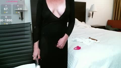 Snapshot of glam_cat chatting on November 25, 1:05 am Gwendolyn online show from November 25, 1:05 am