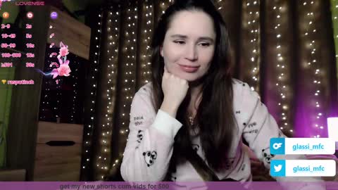 Snapshot of glassi chatting on January 21, 8:00 pm glassi online show from January 21, 8:00 pm