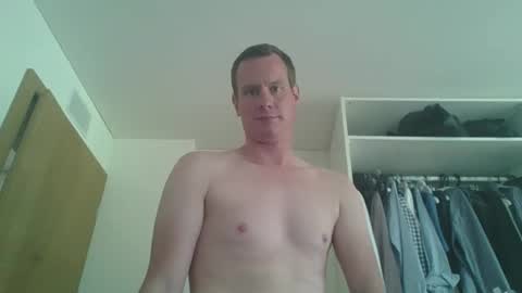Snapshot of glen_1987 chatting on May 11, 11:05 am Mike 1987 online show from May 11, 11:05 am