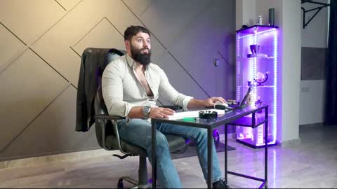 Matthew .. for short call me Matt online show from December 15, 7:13 am