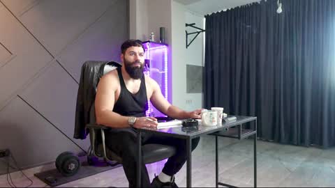 Matthew .. for short call me Matt online show from December 17, 8:01 am
