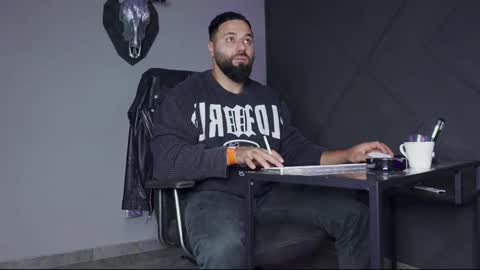 Matthew .. for short call me Matt online show from September 16, 2:56 am