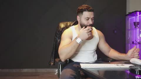 Matthew .. for short call me Matt online show from February 27, 8:20 pm