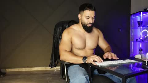 Snapshot of glennmasters chatting on May 28, 7:33 pm Matthew .. for short call me Matt online show from May 28, 7:33 pm