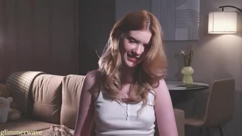 Snapshot of glimmerwave chatting on December 13, 8:36 pm Gracia online show from December 13, 8:36 pm