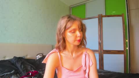 Snapshot of glitchy_doll chatting on May 15, 5:36 am Sara online show from May 15, 5:36 am