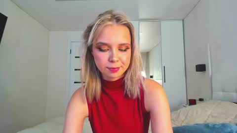 Snapshot of glitchy_doll chatting on July 7, 5:21 am Sara online show from July 7, 5:21 am