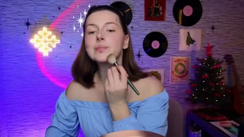 Snapshot of glo_lo chatting on December 16, 2:16 pm Bye everybody Ill be online Monday December 2nd Saturday and Sunday off online show from December 16, 2:16 pm