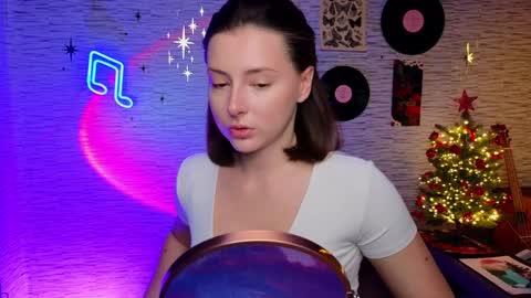 Snapshot of glo_lo chatting on January 30, 8:32 am Bye everybody Ill be online Monday December 2nd Saturday and Sunday off online show from January 30, 8:32 am