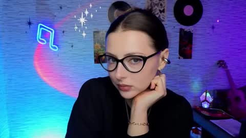 Snapshot of glo_lo chatting on February 20, 10:48 am Bye everybody Ill be online Monday December 2nd Saturday and Sunday off online show from February 20, 10:48 am