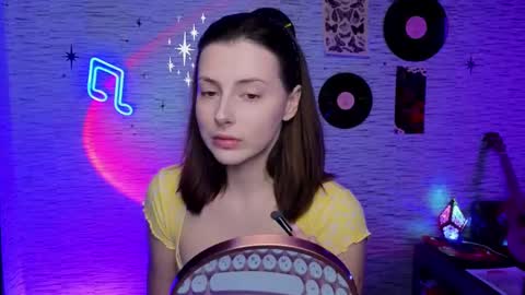 Snapshot of glo_lo chatting on February 26, 6:37 am Bye everybody Ill be online Monday December 2nd Saturday and Sunday off online show from February 26, 6:37 am