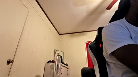 Snapshot of glomightyj chatting on June 4, 11:00 pm glomightyj online show from June 4, 11:00 pm