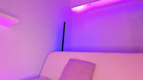 Mimi online show from December 26, 4:04 pm