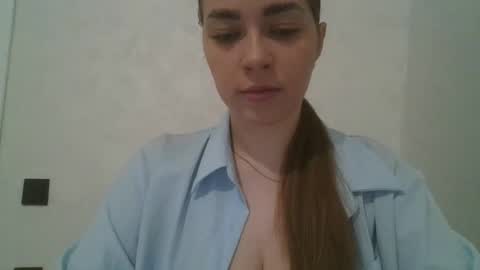 gloria954807 online show from February 4, 9:20 pm