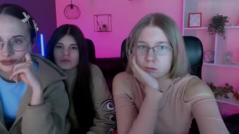 your dream  online show from February 5, 8:24 pm