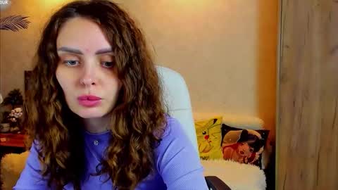 Gloria Wood online show from October 25, 5:30 pm