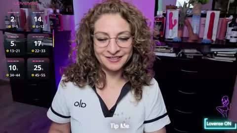 Snapshot of gloriacrespo chatting on October 2, 7:43 pm gloriacrespo online show from October 2, 7:43 pm